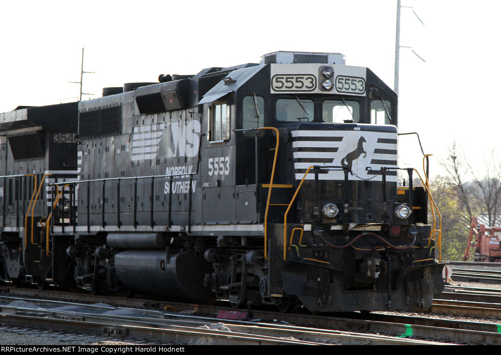 NS 5553 sits in Glenwood [ard